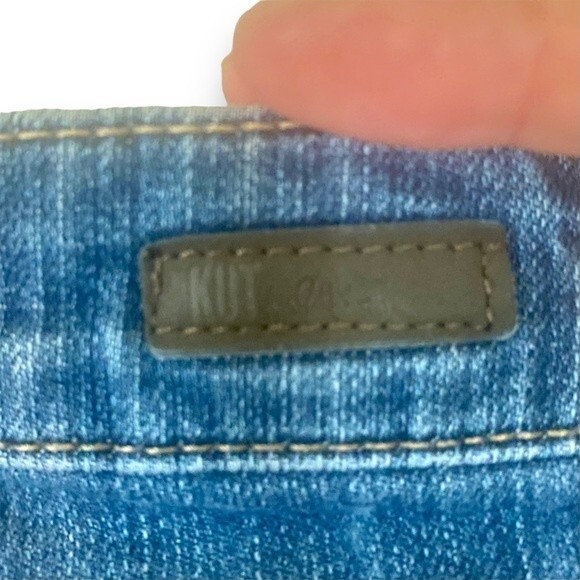 Kut from the Kloth | Womens Boyfriend Fit Medium Wash Jeans | Size 4 - Picture 8 of 9